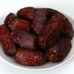 dates in plate picture