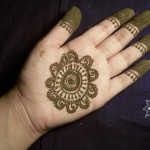 cute mehndi design for hands