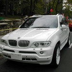 white picture of bmw 5X