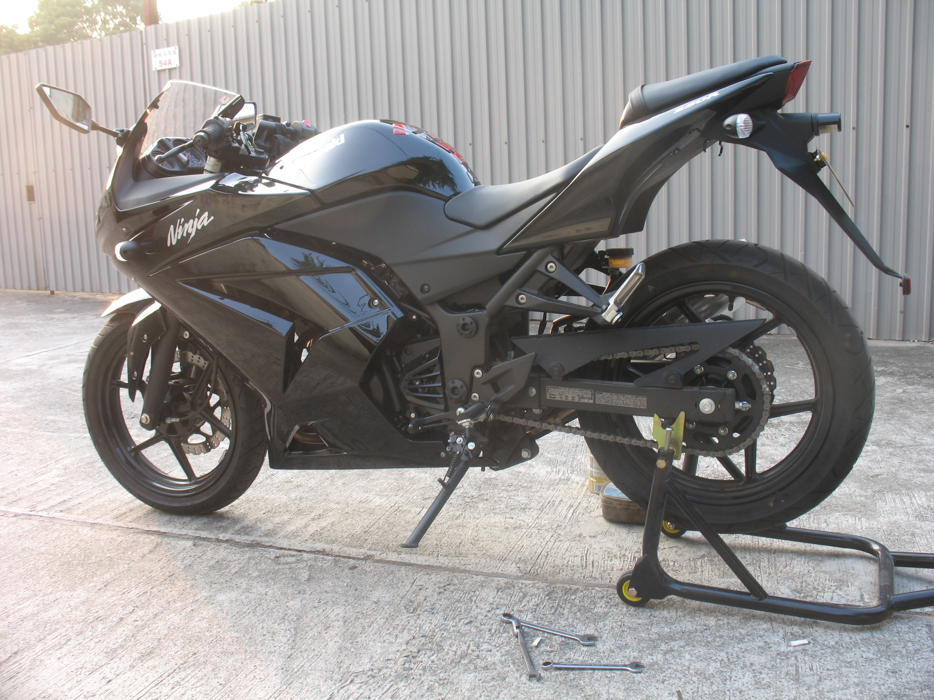 free kawasaki ninja 250r black