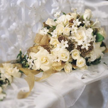 awesome flowers for winter wedding