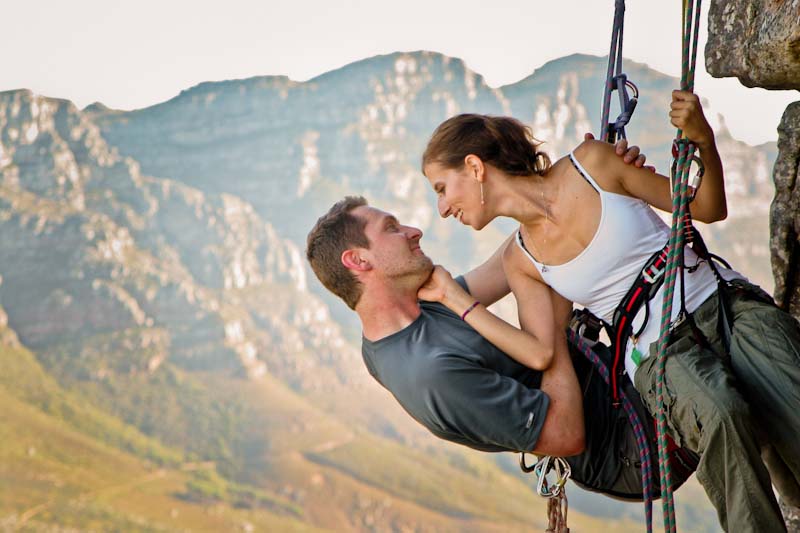 cute couple rockclimbing photos