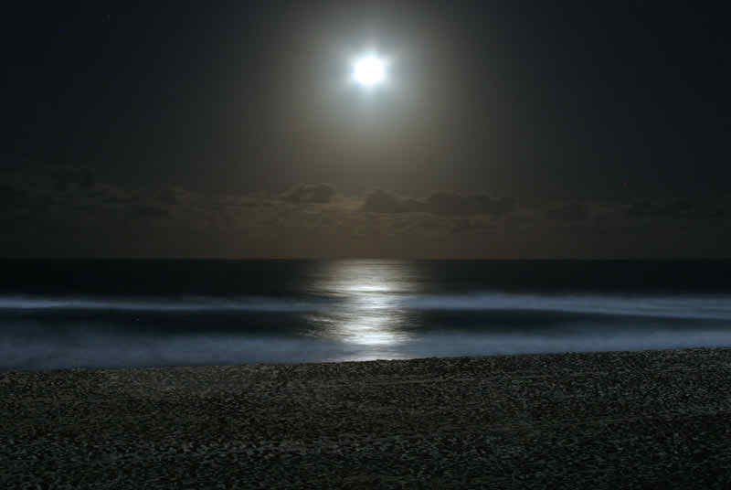 widescreen moonlight pictures