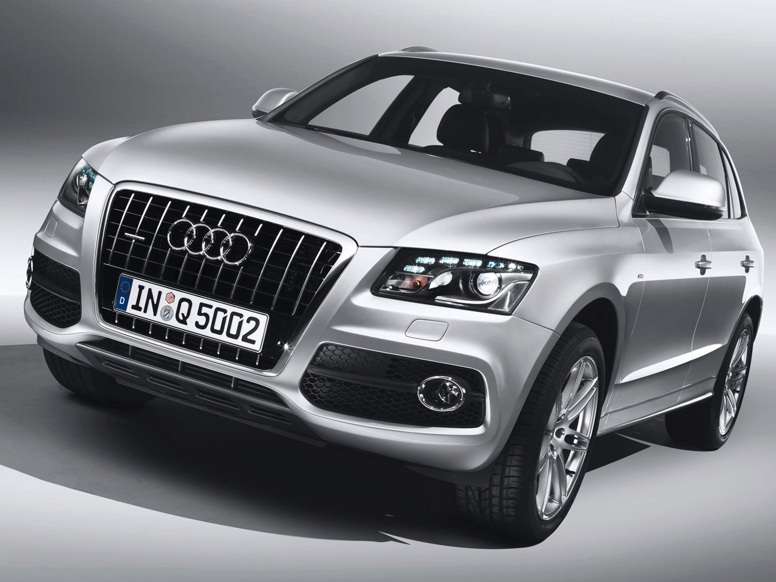 grey audi Q5 wallpaper image