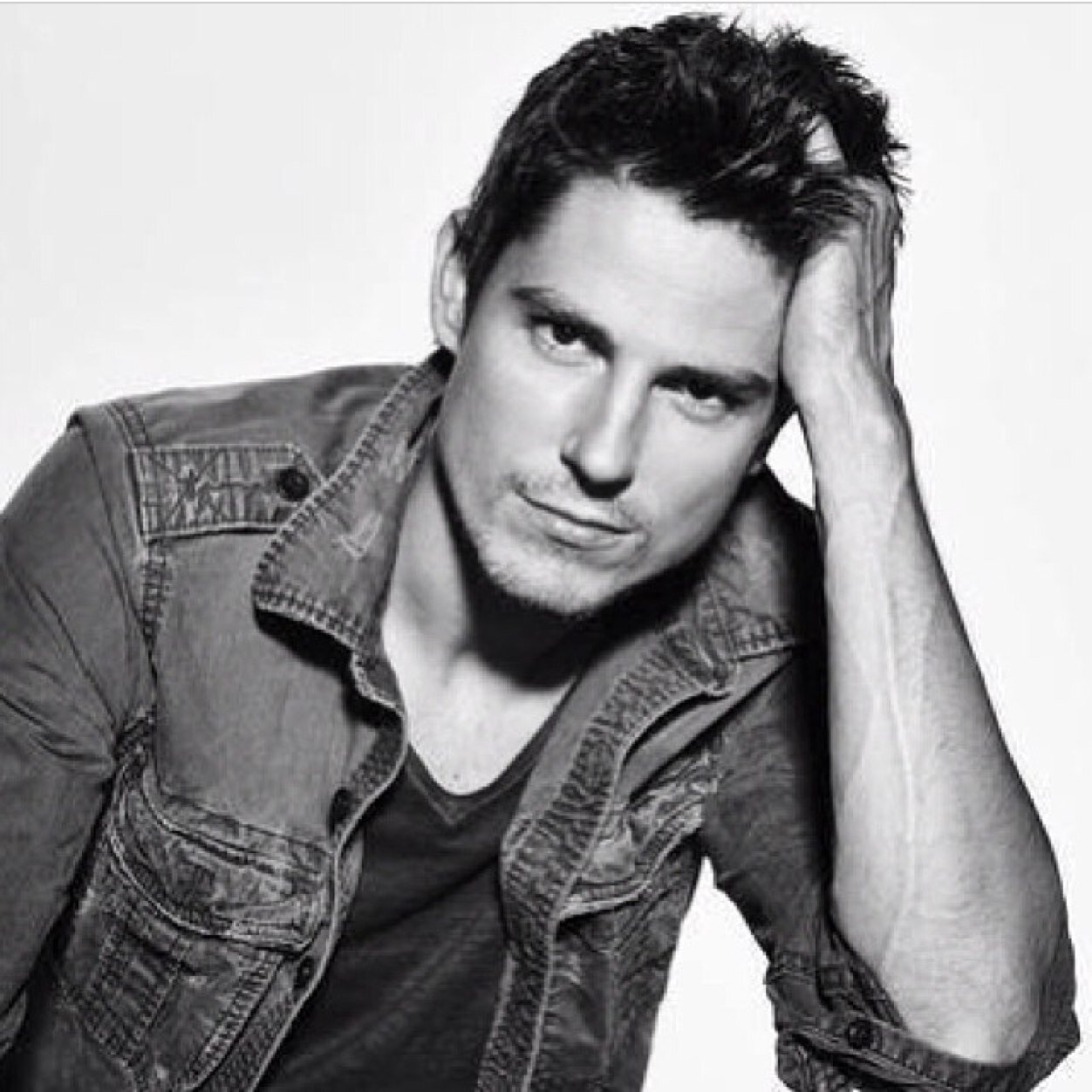 high resolution sean faris image