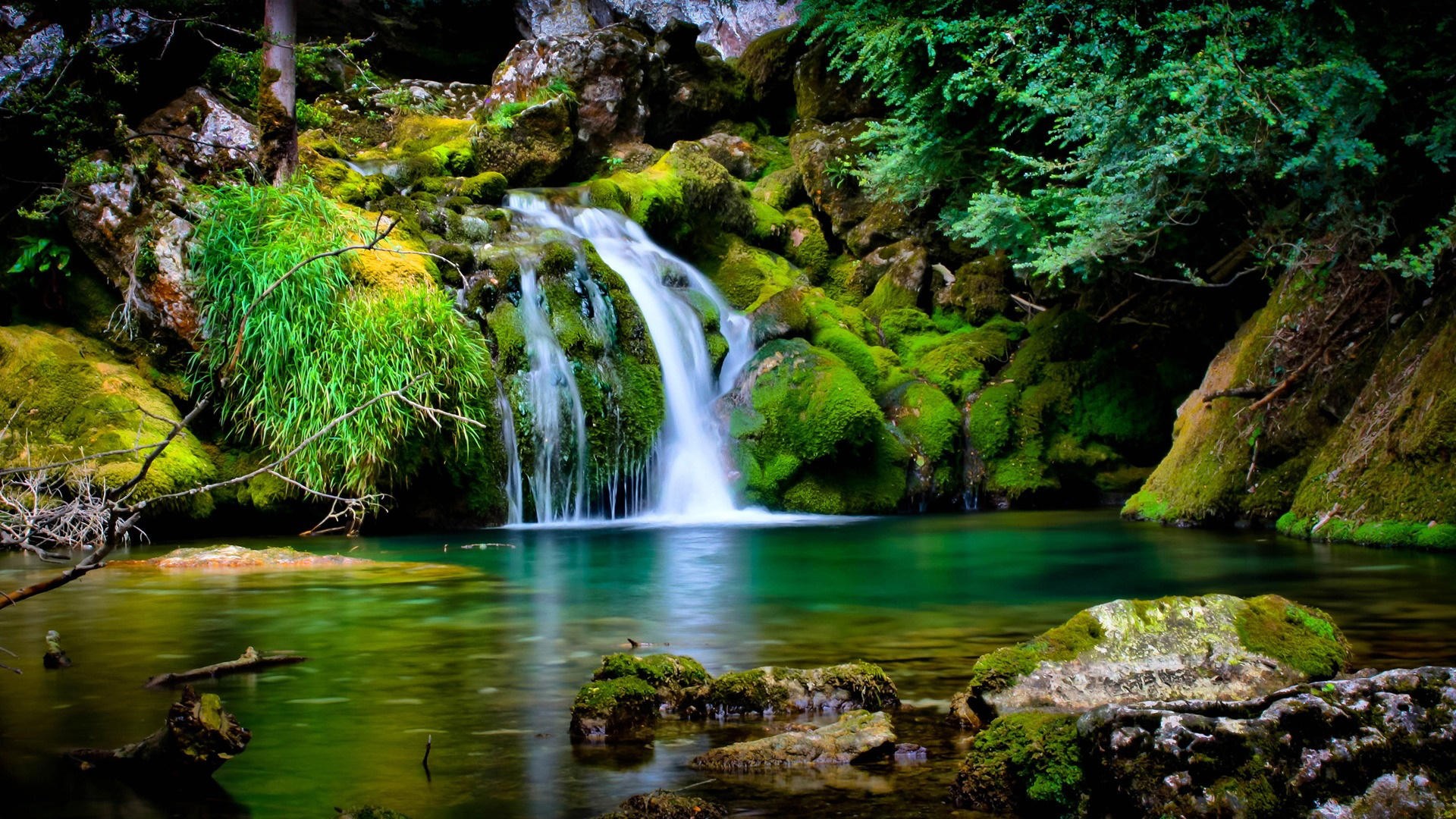 waterfall free hd wallpaper