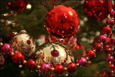 red ball holiday image