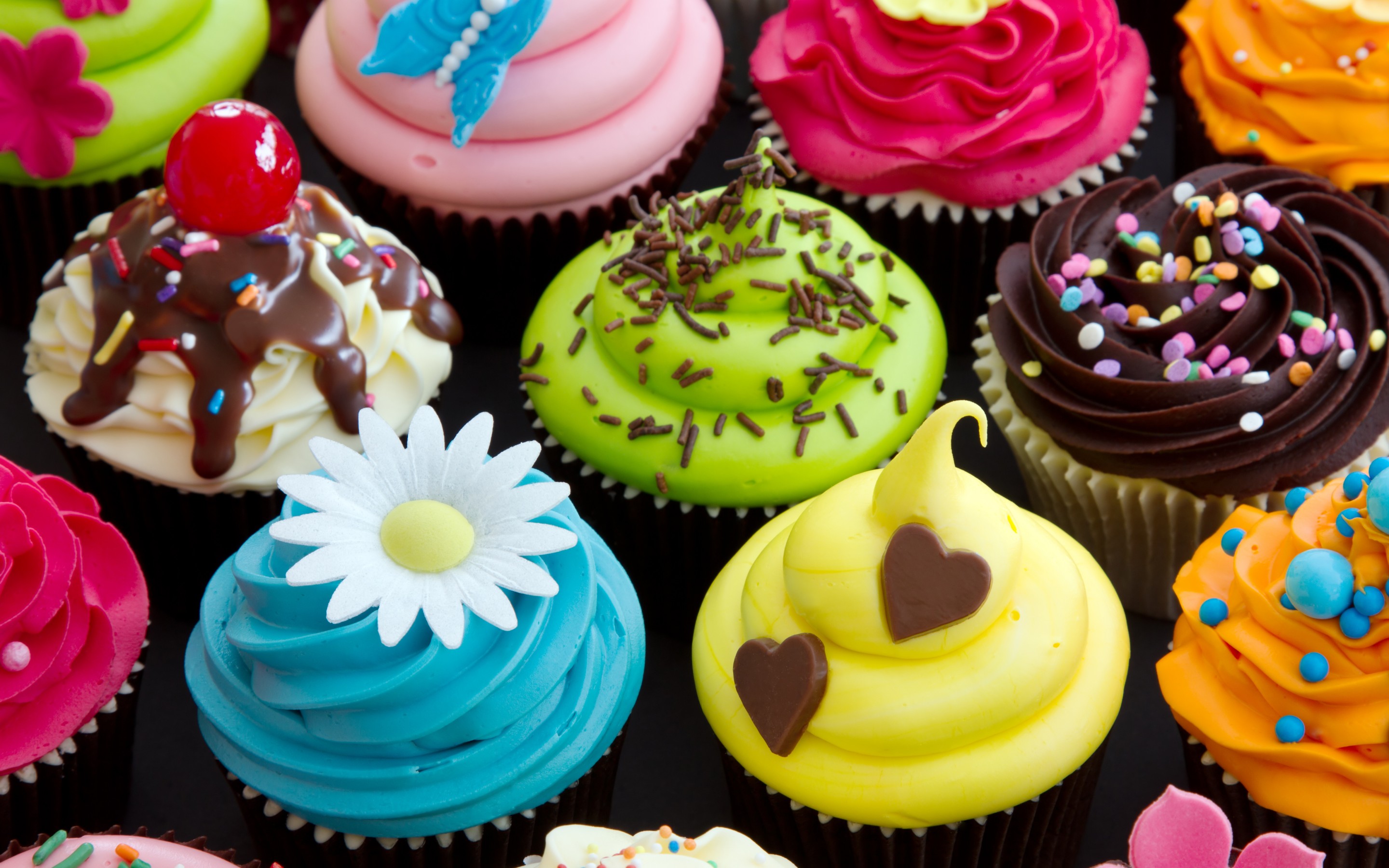 different flavour cupcake image