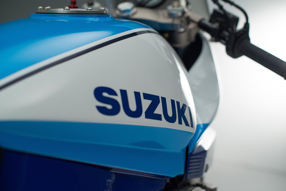 team classic Suzuki GSX1100SD
