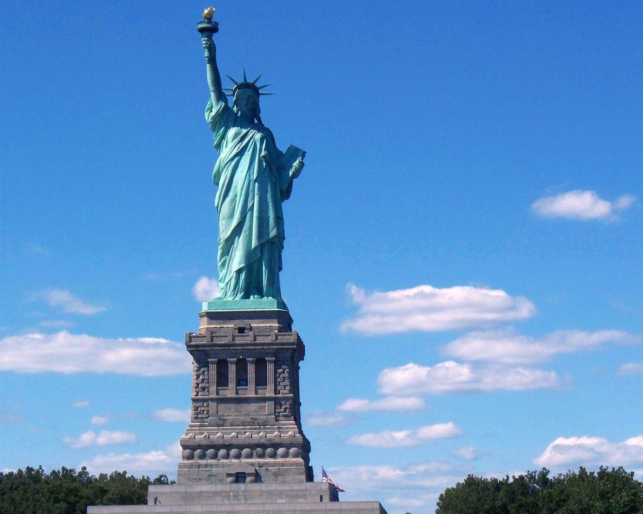 high resolution Statue of Liberty Wallpaper