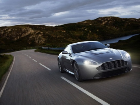 hd Aston Martin V12 Wallpaper