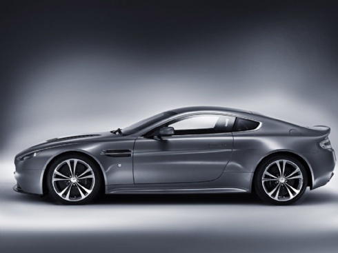 stunning Aston Martin V12 Wallpaper