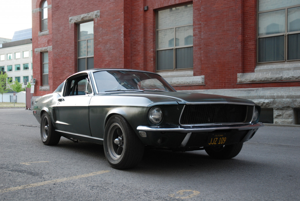 black Ford Mustang GT Fastback