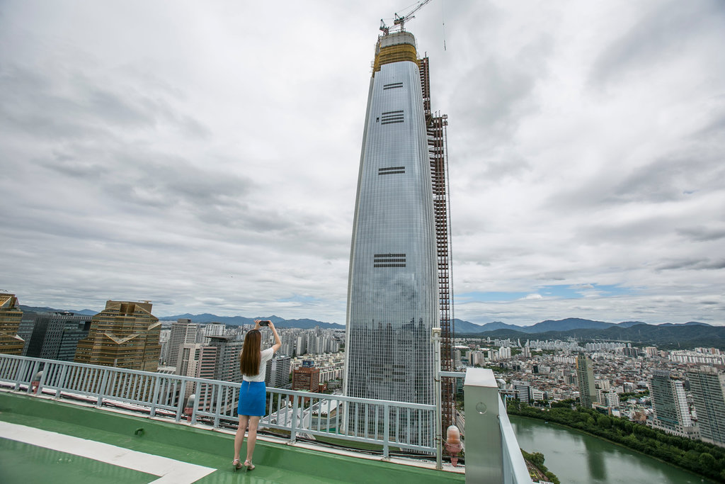 full hd Lotte World Tower