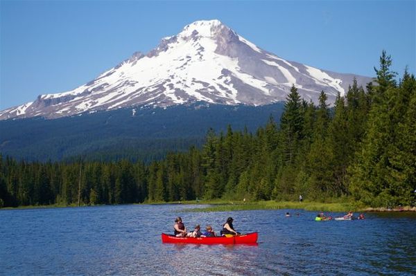 awesome natural Trillium Lake Images