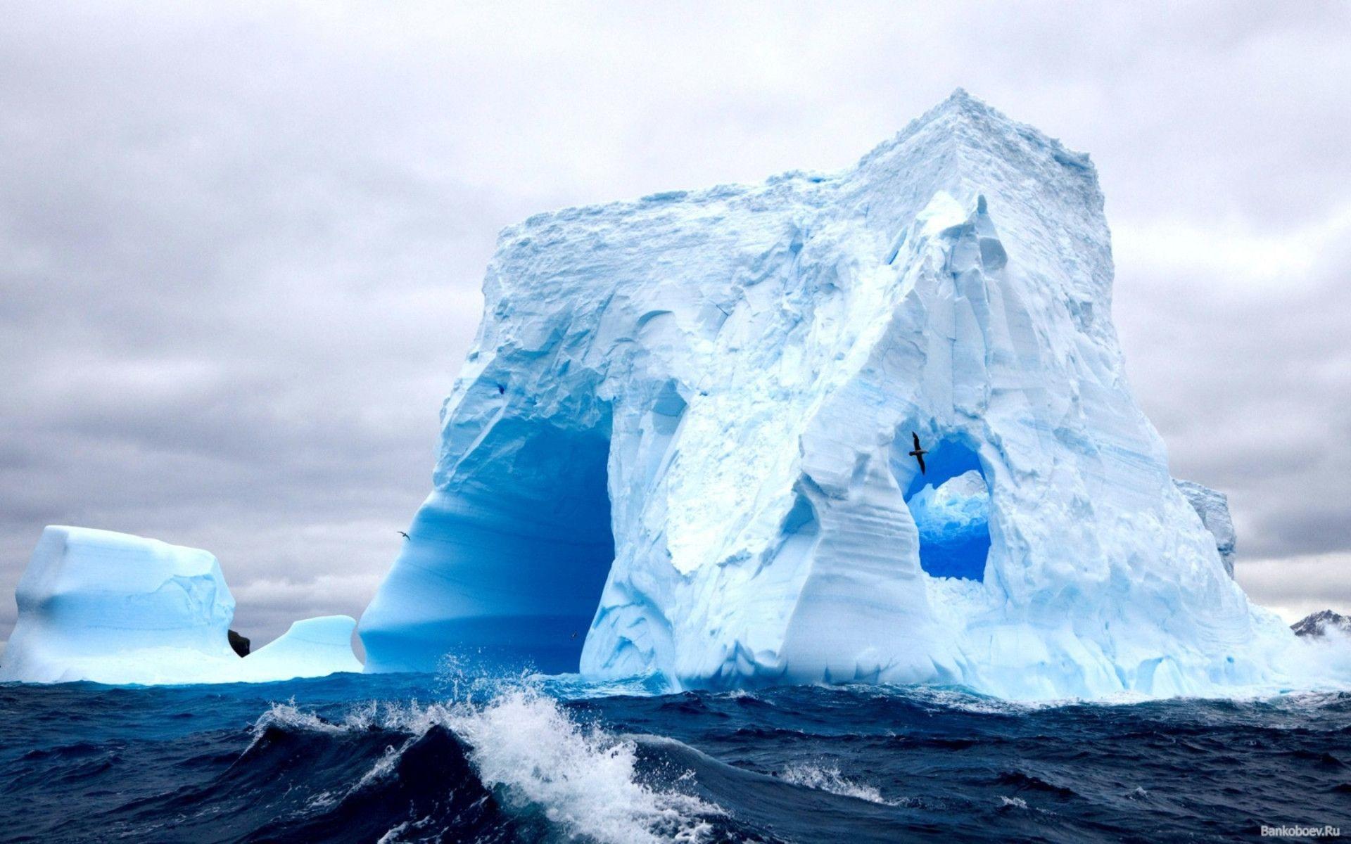 wonderful view Iceberg Wallpapers