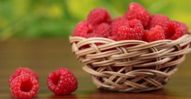 amazing natural Raspberries Wallpaper