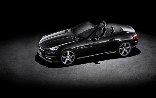 black Mercedes-Benz EQE 350 AMG image