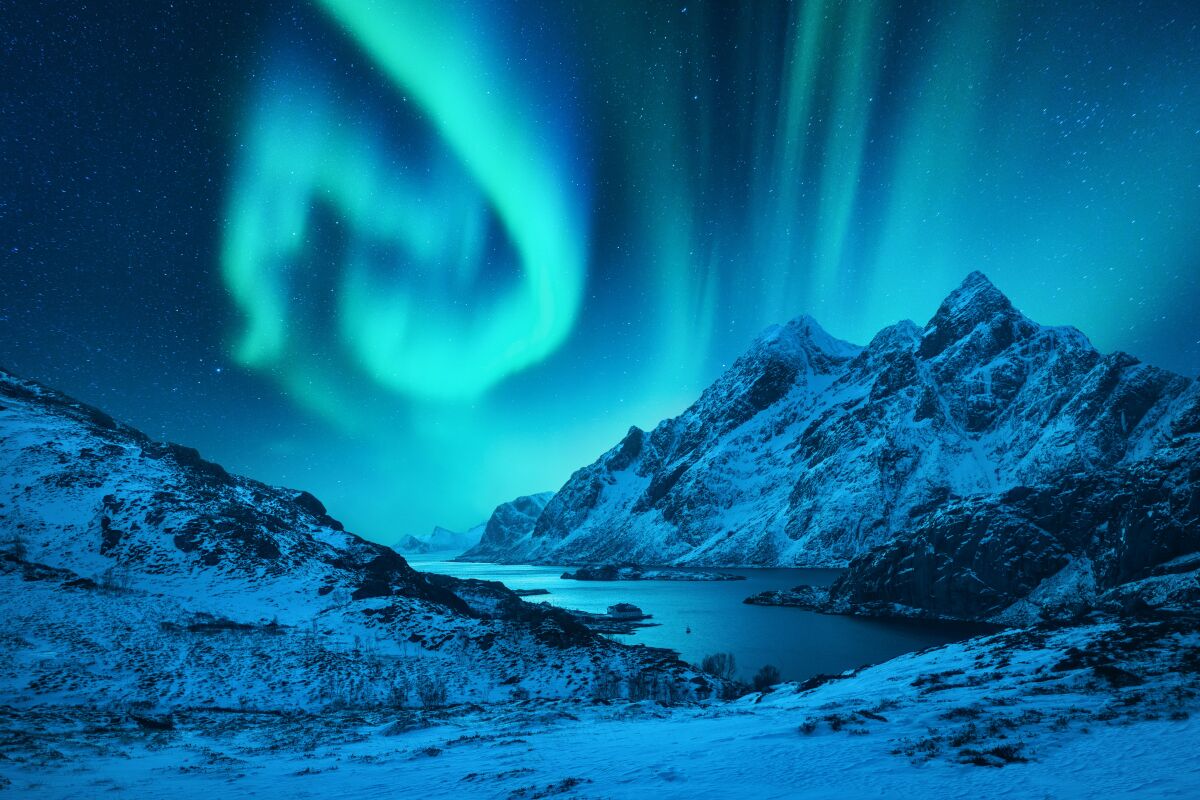 blue mountain Aurora Borealis