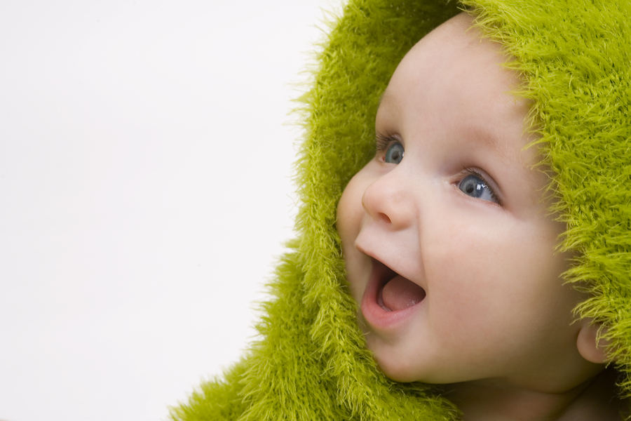 green towel Happy Baby Wallpaper