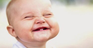 so cute Happy Baby Wallpaper