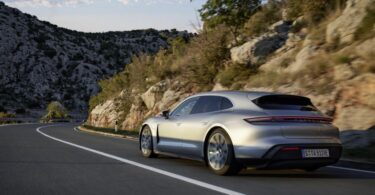 amazing Porsche Taycan Sport Turismo image