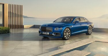 awesome Bentley Flying Spur Azure image